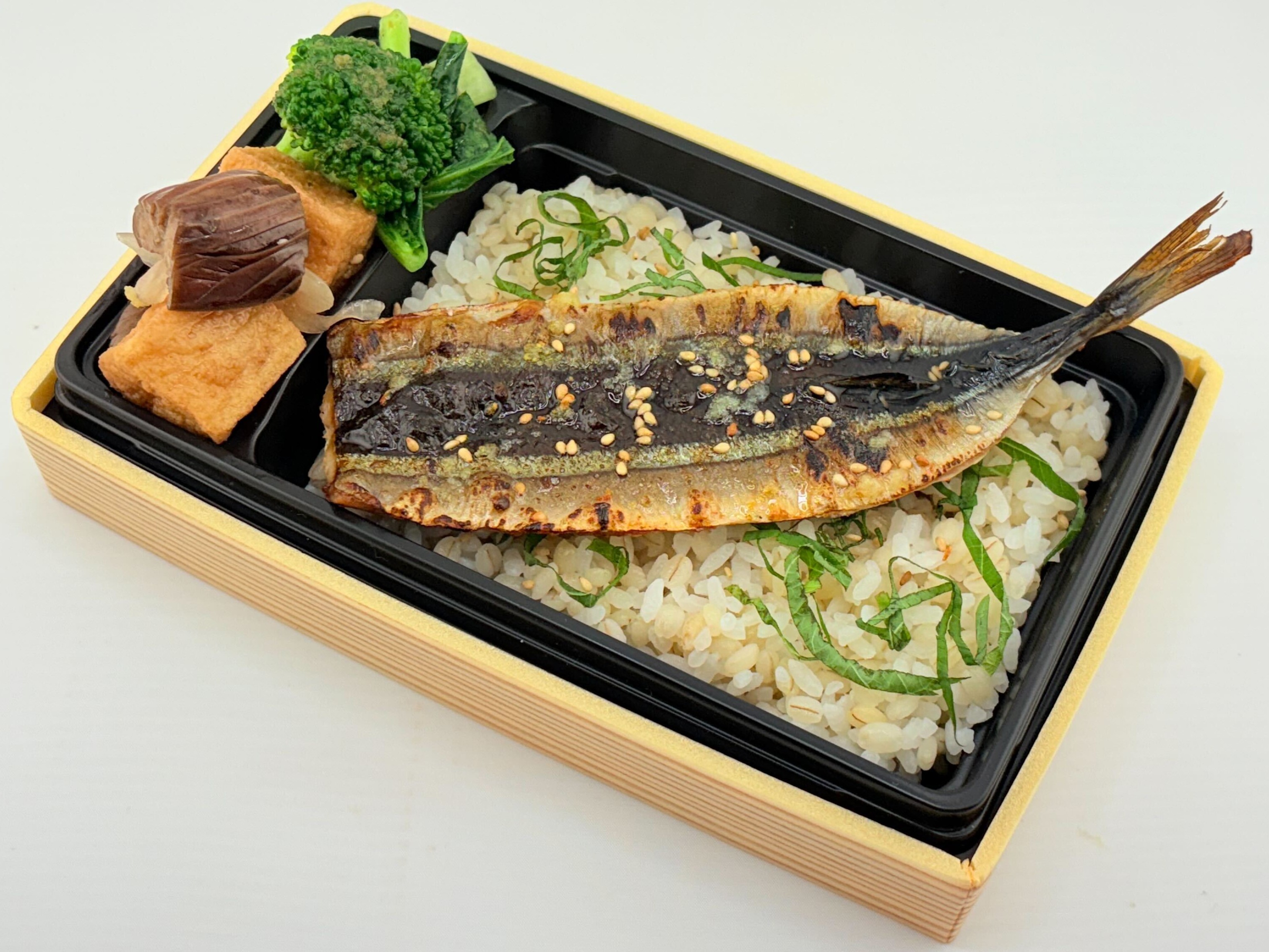 【季節限定】うみうまフェア岩手県産さんまと２品目野菜デリ弁当（11月30日まで）