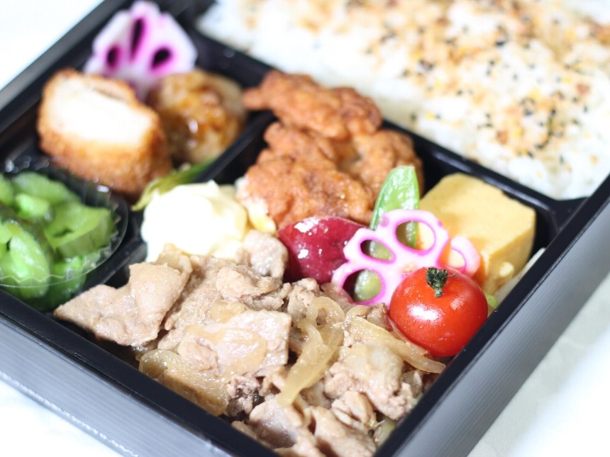 豚三枚肉の生姜焼き オールスター肉弁当