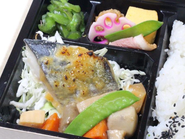 【お好み幕の内弁当】サワラと筑前煮