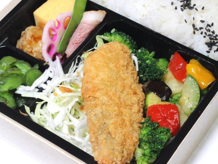 【お好み幕の内弁当】サーモンフライ
