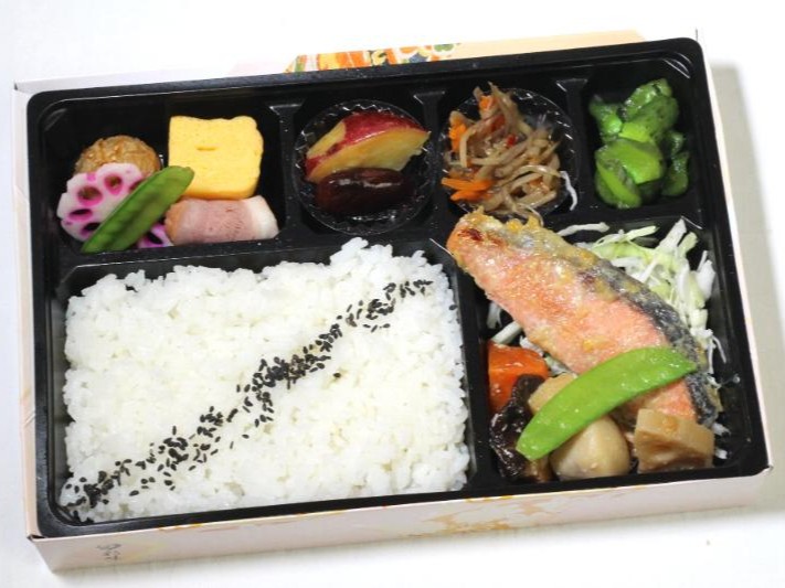 【彩り幕の内弁当】しゃけと筑前煮