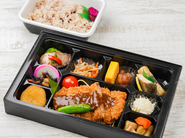 飛騨牛かつと十一菜幕の内
