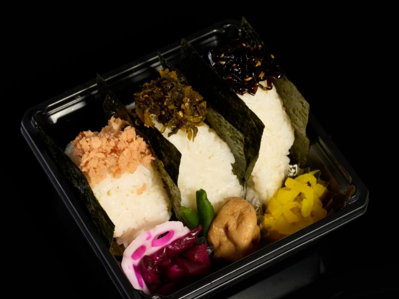 お手軽鮭おにぎりセット（鮭・高菜・ごま昆布）