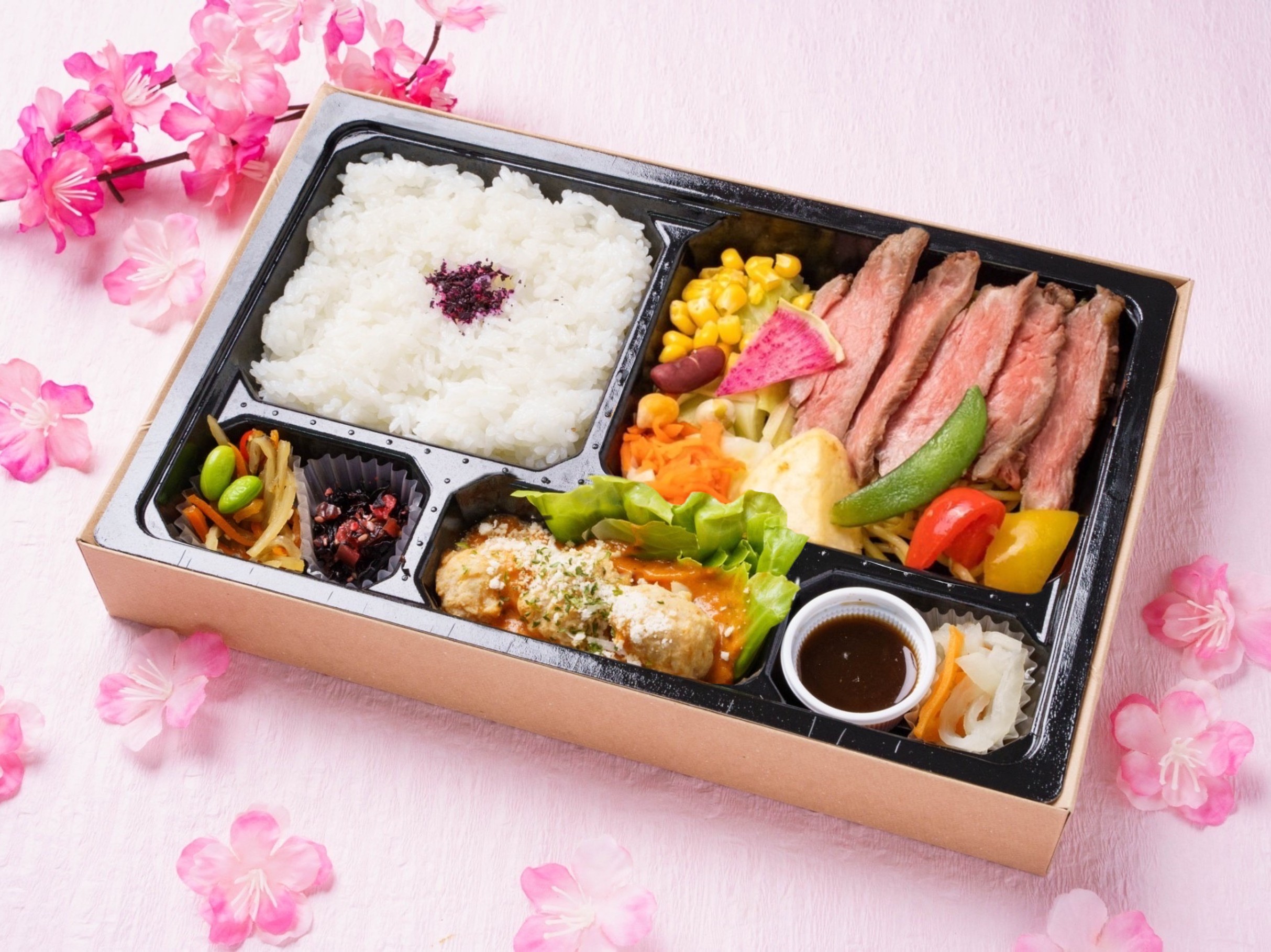 【春限定！】極選ステーキ＆春キャベツと自家製肉団子のトマトクリーム煮御膳