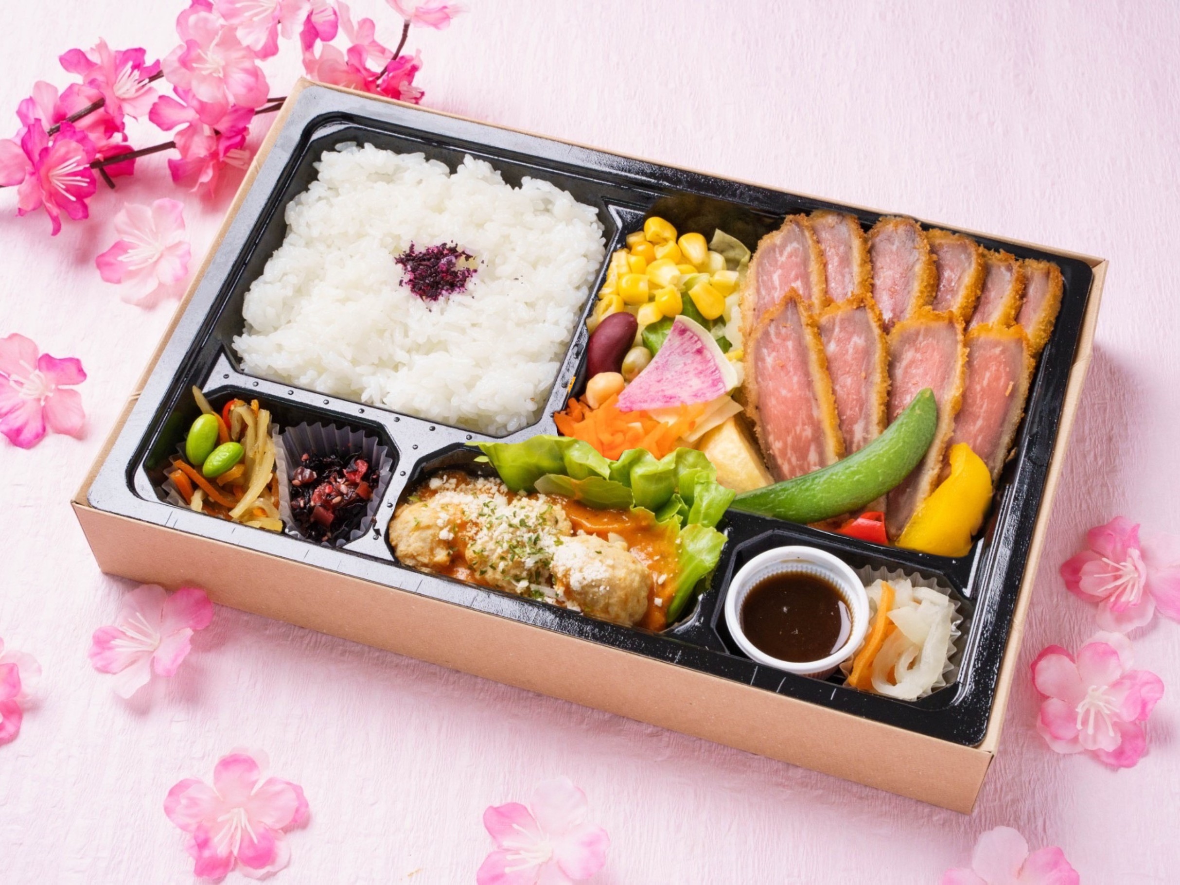 【春限定！】極選ビフカツ＆春キャベツと自家製肉団子のトマトクリーム煮御膳