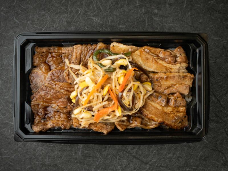 【熱々 焼肉弁当】食べ比べ特上カルビビンバ重（豚・牛カルビ）