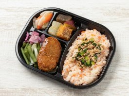 たかまさ農園の彩り弁当 鶏つくね 864円｜【お弁当デリ】お弁当の