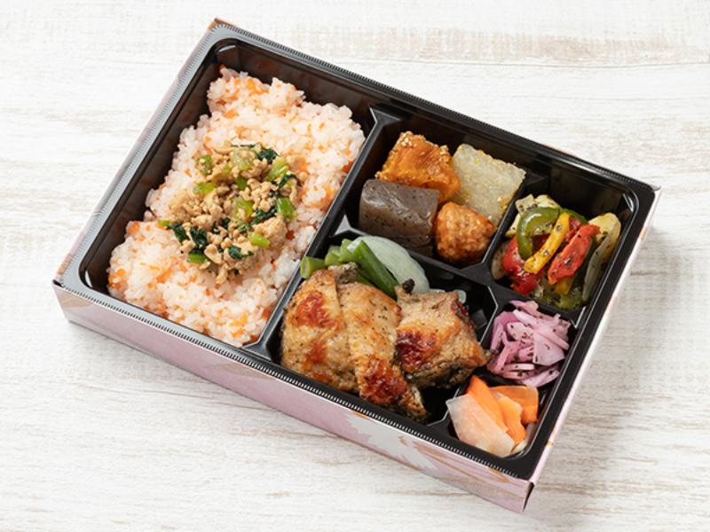 彩りご膳　鶏肉のシソ焼き
