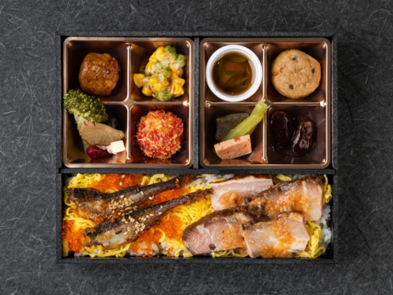 秋田八幡平ポークの味噌焼きとハタハタ唐揚げの宝石弁当