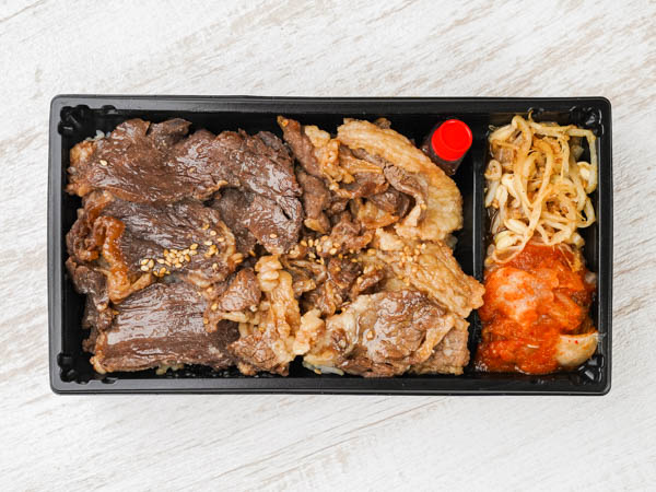 焼肉 喰心の牛カルビ＆ハラミ焼肉重 1,080円｜【お弁当デリ】お弁当の