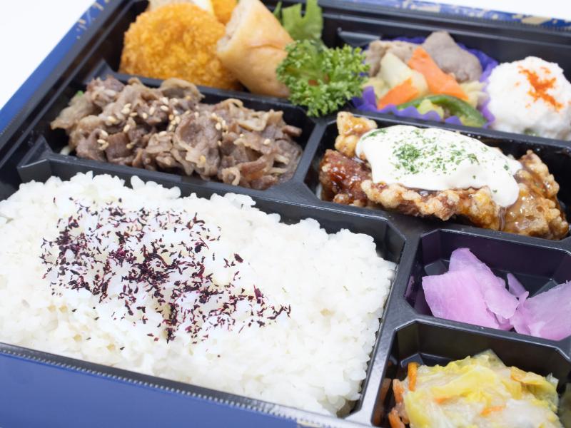 和牛焼肉とチキン南蛮弁当（NO．121）
