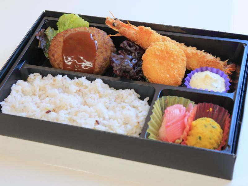 ハンバーグと有頭大海老フライ御膳