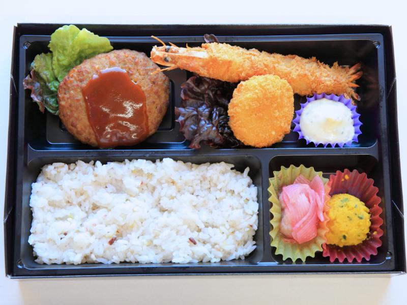 ハンバーグと有頭大海老フライ御膳