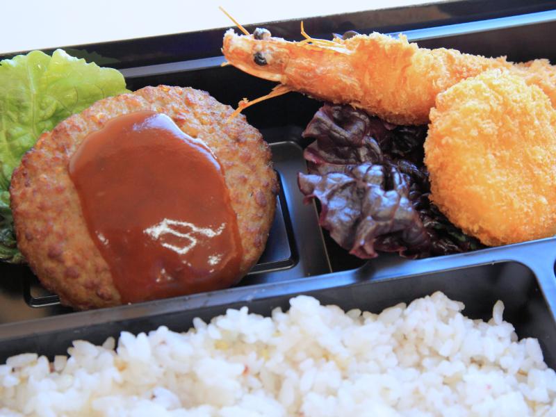 ハンバーグと有頭大海老フライ御膳
