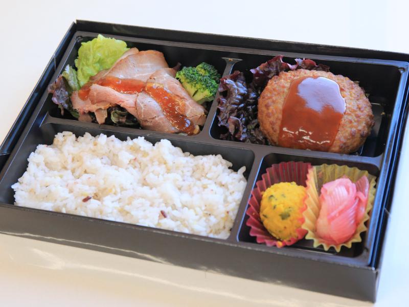 ハンバーグとローストビーフのダブルビーフ御膳