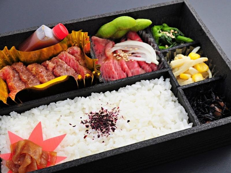 【６月まで期間限定価格２，５００円→２，１６０円】和牛モモステーキ＆ひとくちローストビーフ弁当