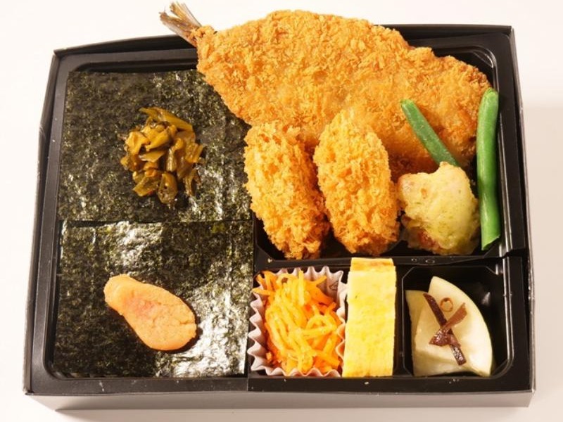 あごだし明太＆高菜海苔弁当 （銚子産イワ シフライ＆牡蠣フライ）