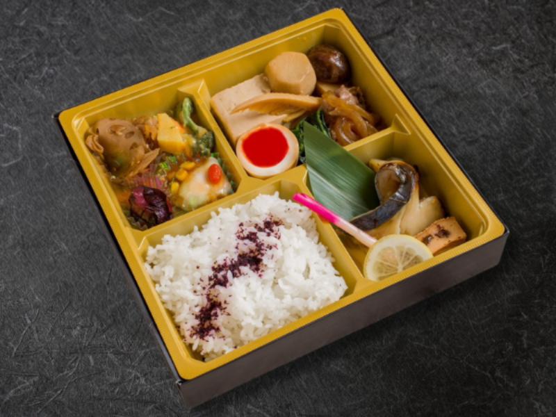 国産黒毛和牛すき煮と鰆西京焼き弁当