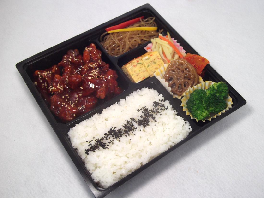 ヤンニョムチキン弁当