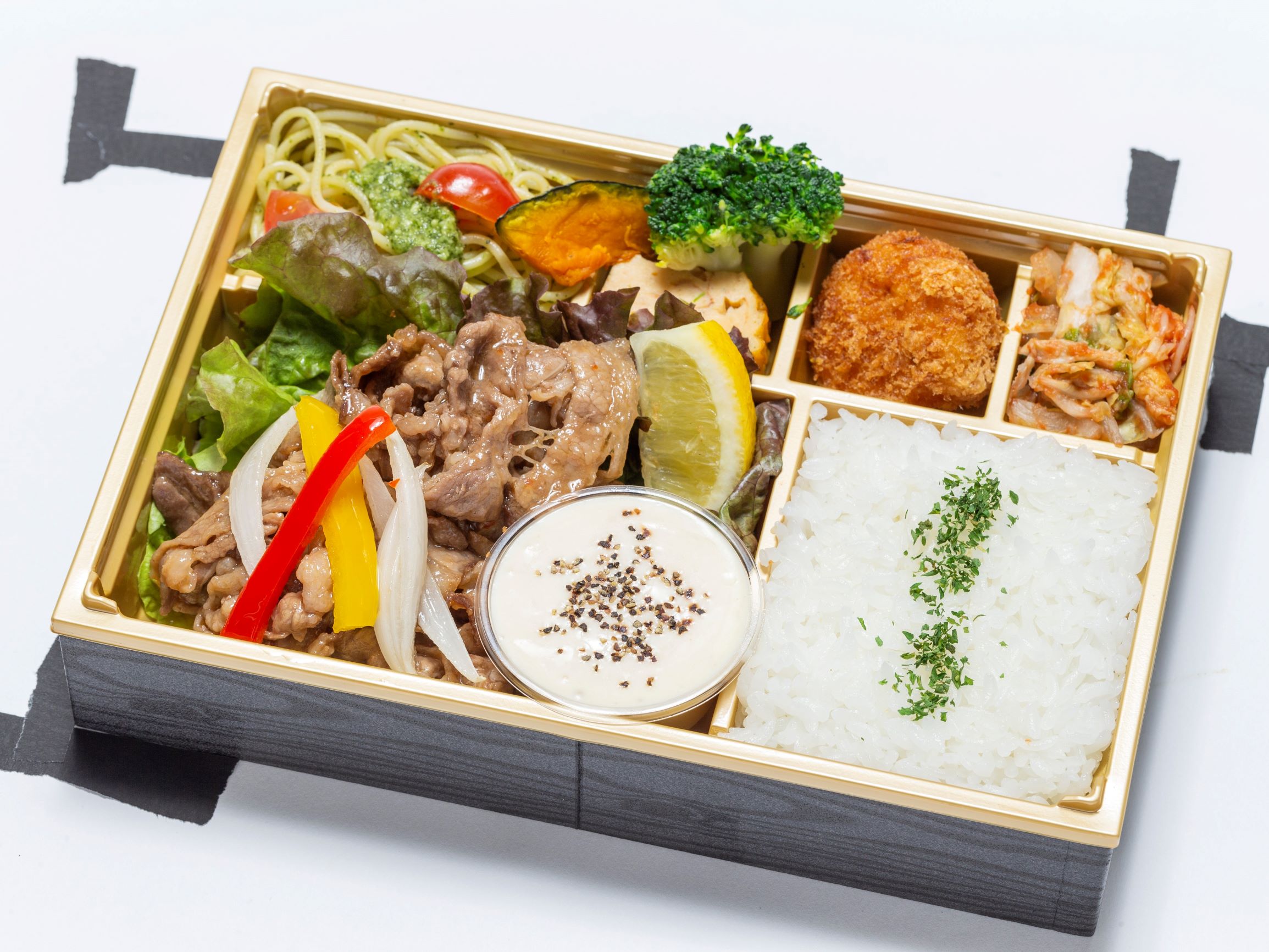 牛肉チーズダッカルビの洋食弁当 〜ラクレットチーズソース添え〜