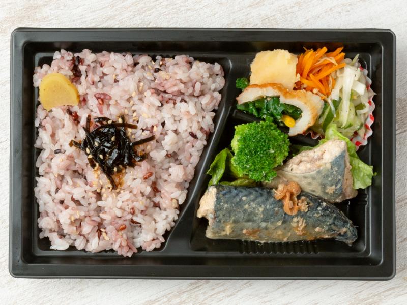 【軽めサイズ】紀州南高梅の鯖梅しそ煮弁当