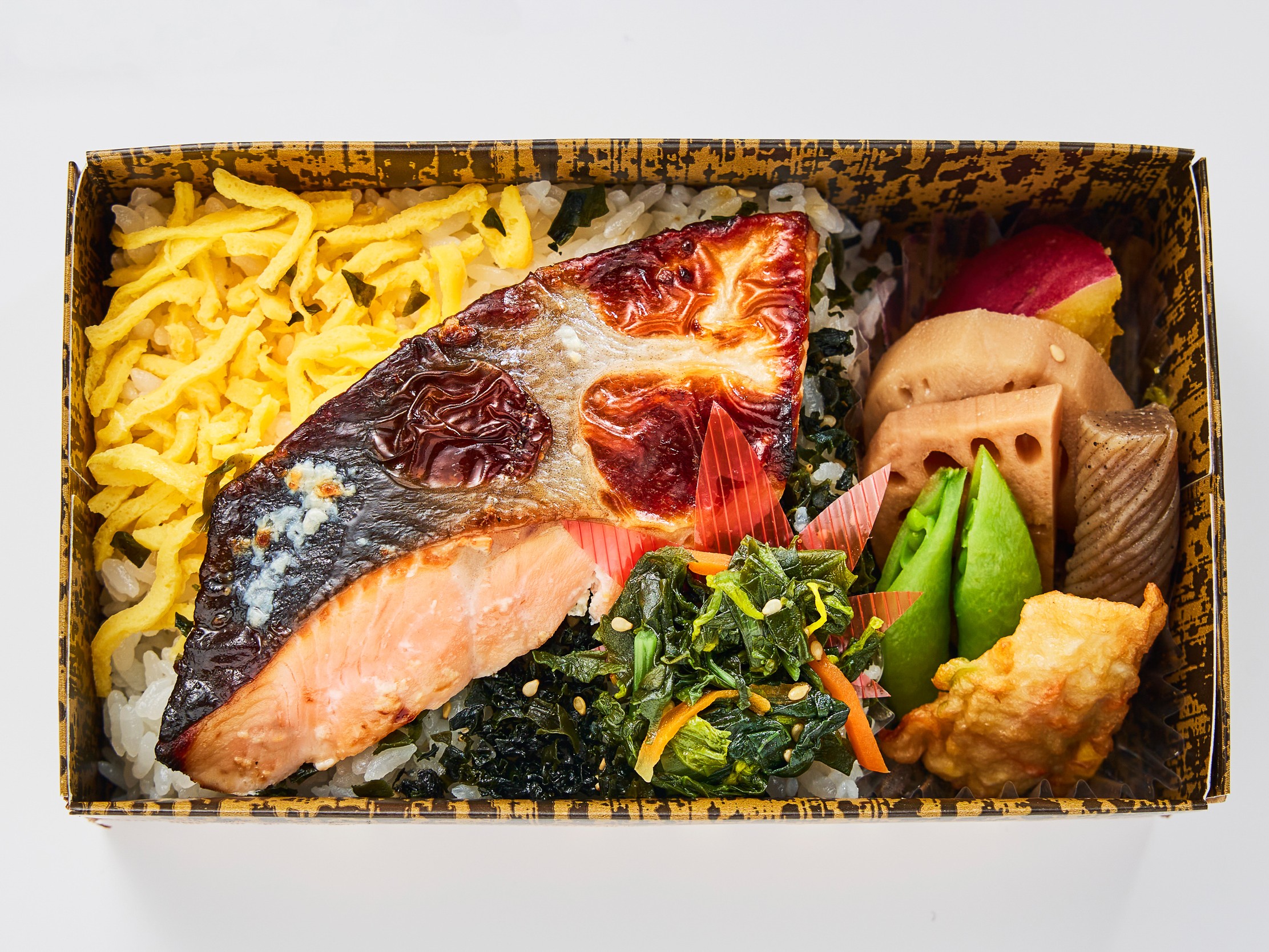 【撫子（なでしこ）】サーモンの塩麹焼き重