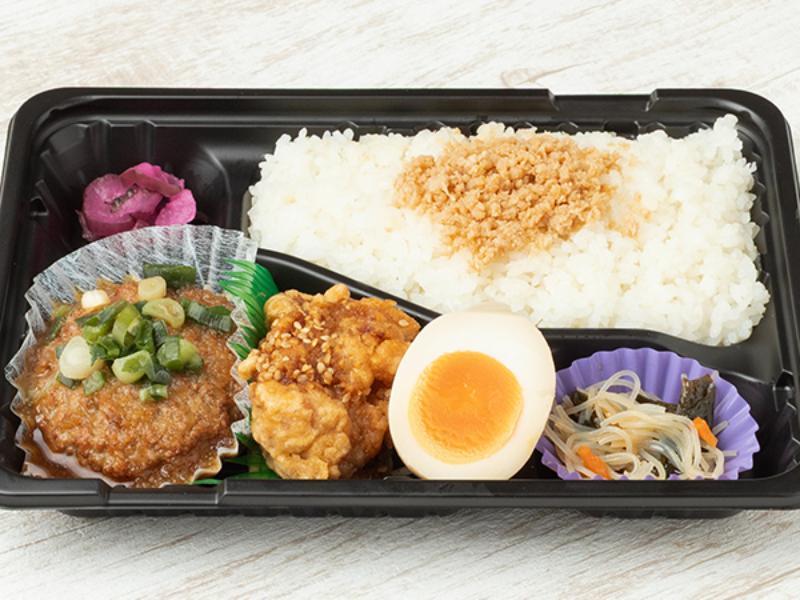 ハンバーグ×とりから弁当