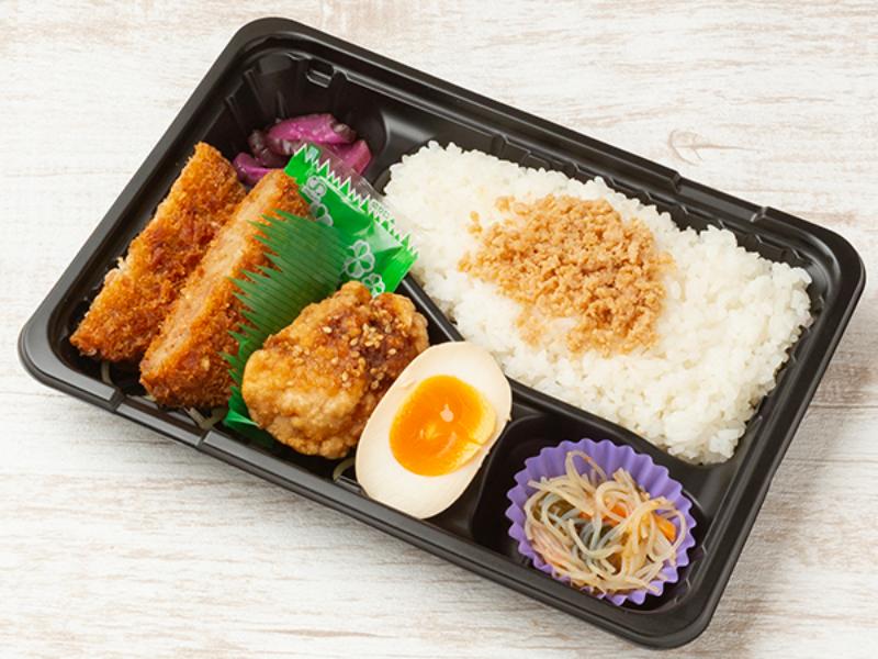 メンチカツ×とりから弁当