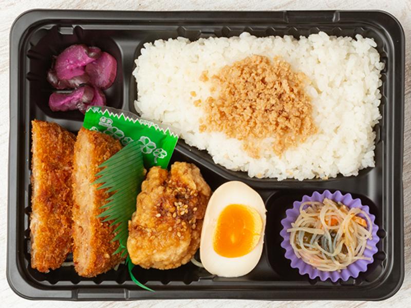 メンチカツ×とりから弁当