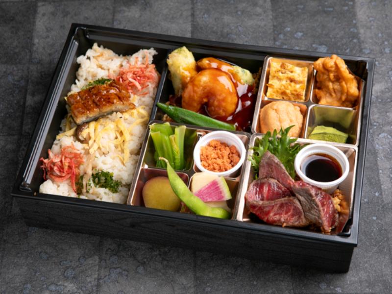 【2024夏弁当】国産牛ステーキと炎の燃えるような海老チリとうなぎ飯の御膳和食