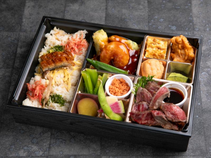 【2024夏弁当】国産牛ステーキ（特盛）と炎の燃えるような海老チリとうなぎ御膳