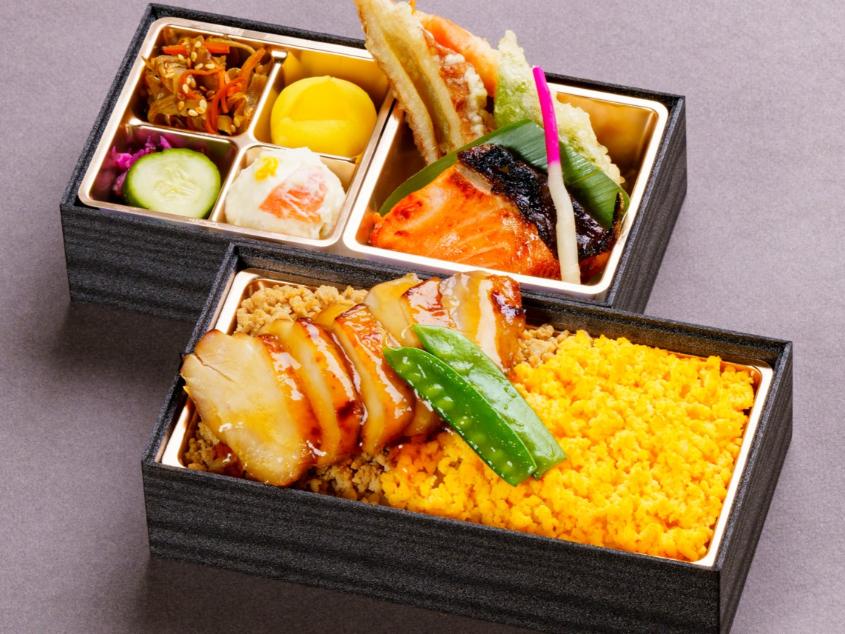鶏照り焼き、天ぷら、西京焼き弁当