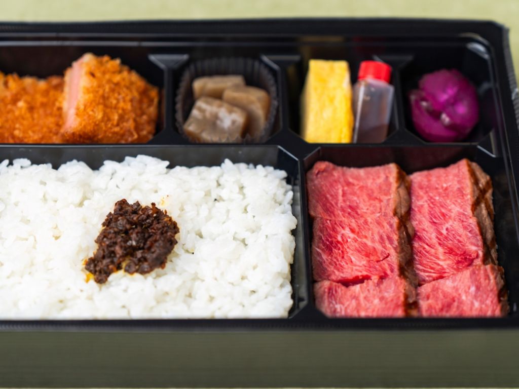 【お弁当デリ限定】ステーキ弁当　雪