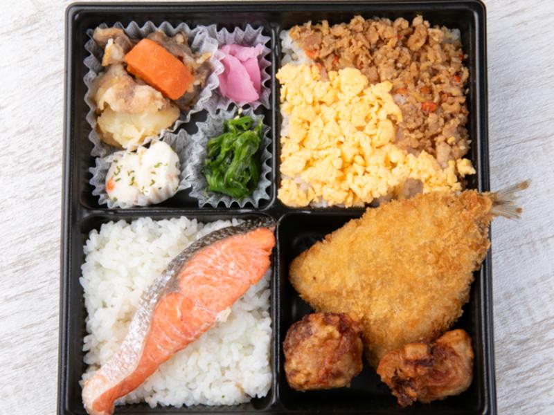 【ボリューム弁当】鮭＆アジフライ＆肉じゃが