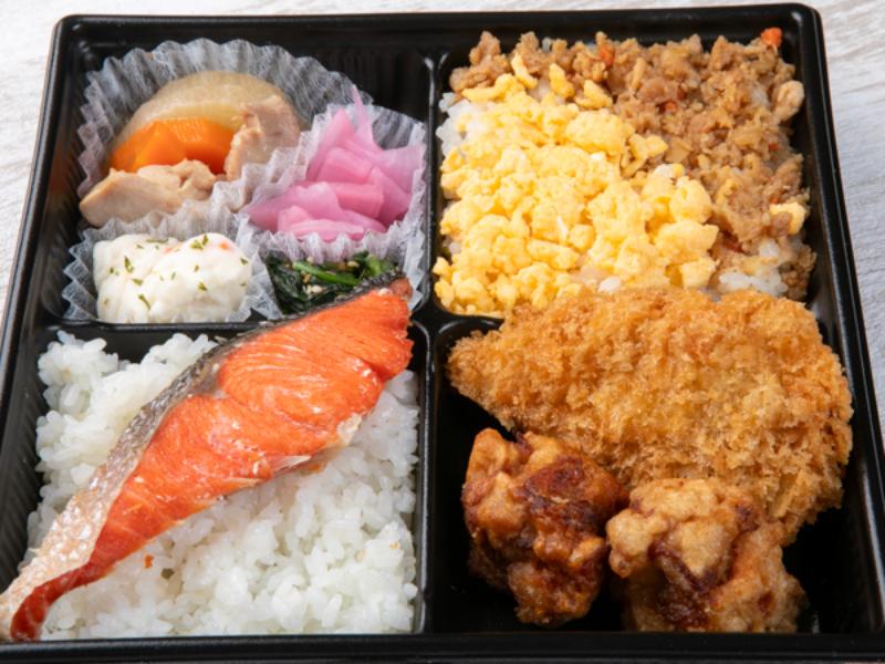 【ボリューム弁当】鮭＆ヒレカツ＆肉じゃが