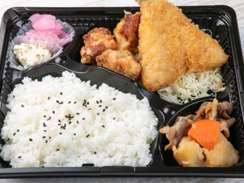 【コスパ抜群】アジフライ＆唐揚げ＆肉じゃが