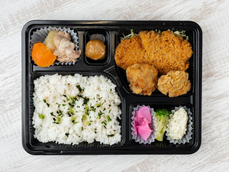 【コスパ】ロースカツ＆唐揚げ弁当