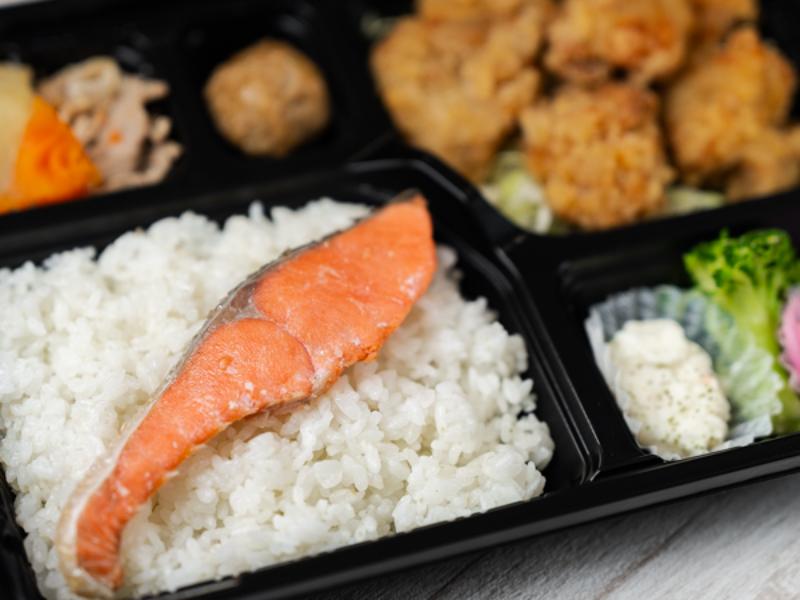 【コスパ】唐揚げ＆鮭弁当