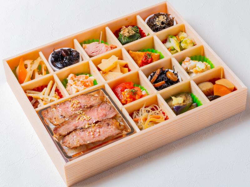 ステーキ重と彩り錦御膳