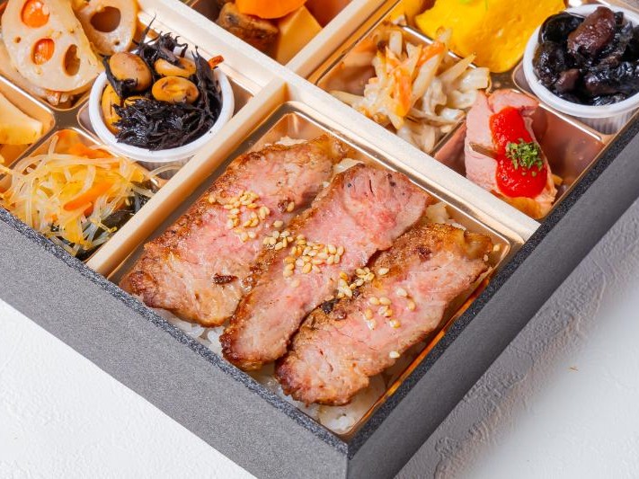 季節の副菜ステーキ重和膳