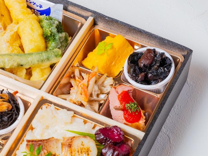 季節の副菜鯛めしと天ぷら和膳