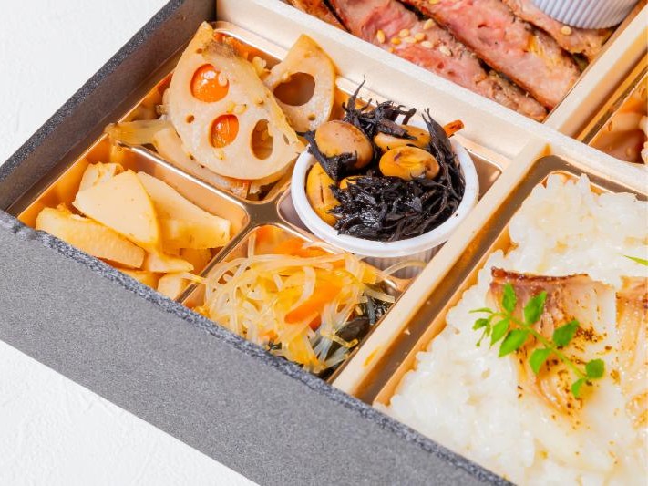 季節の副菜鯛めしとステーキ和膳