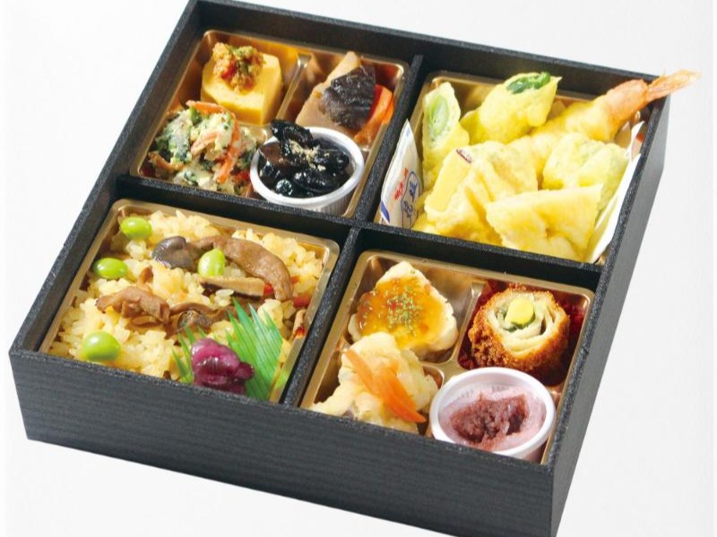 季節の副菜と天ぷら華御膳