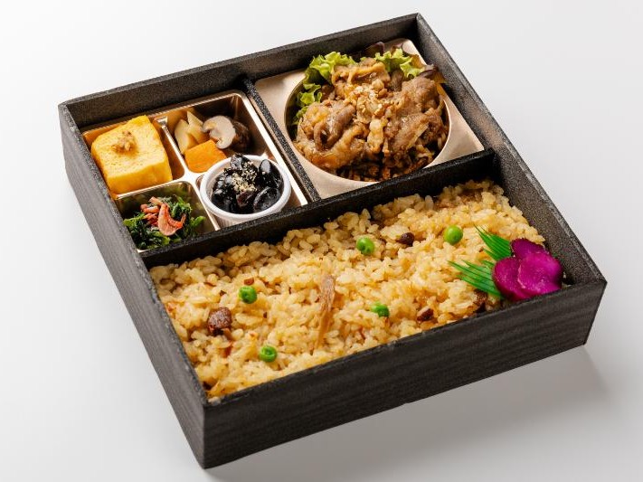 季節の炊込み御飯と焼肉御膳