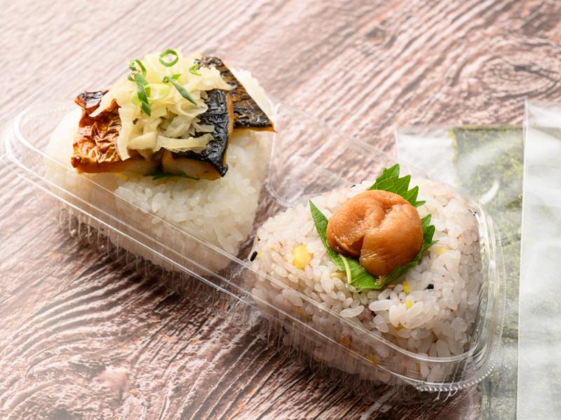 焼きサバと雑穀米おにぎり