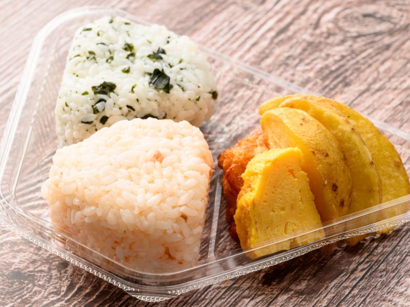 おにぎり弁当