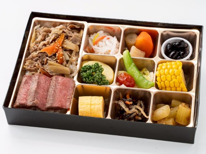 【シャインブラック紙箱】黒毛和牛の牛ごぼう重とステーキ　彩り膳