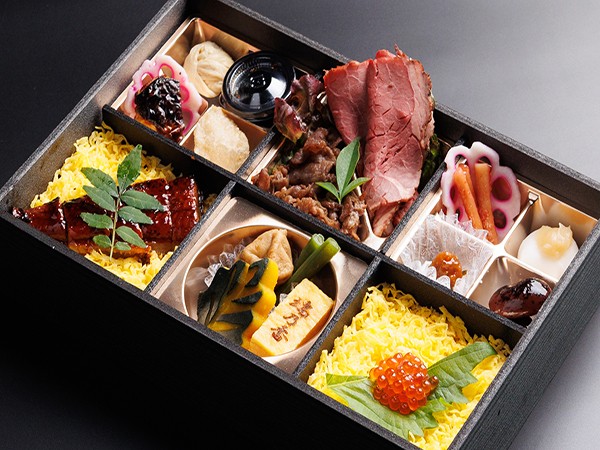 国産黒毛和牛しっとり焼肉と特選ローストビーフ 炭火焼うなぎちらしと北海道産いくらちらしのおもてなし懐石御膳
