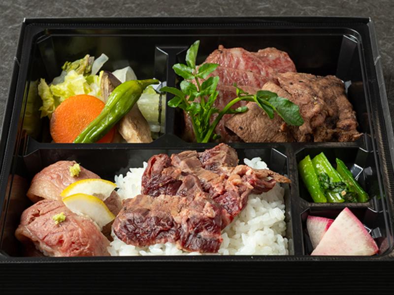 人気トップ３全部のせ プレミアム三冠弁当