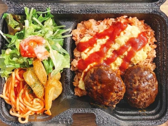 【店長おススメ】とろとろ卵のオムライスと自家製デミグラスハンバーグ